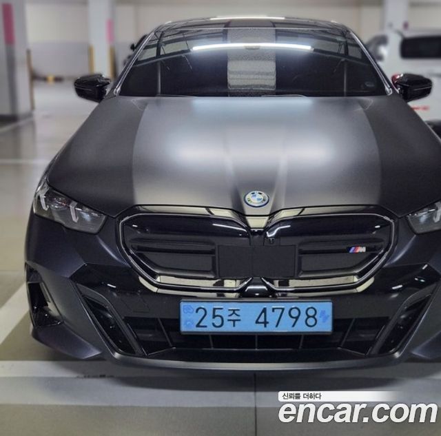 BMW i5 G60 M60 xDrive - фото 0