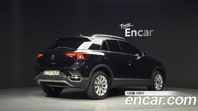 Volkswagen T-Roc 2.0 TDI Premium - фото 1