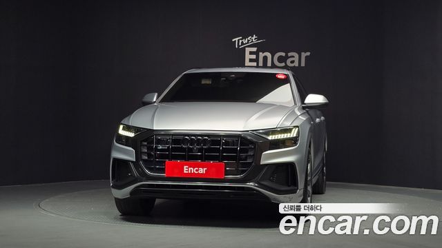 Audi Q8 50 TDI Quattro Premium - фото 2