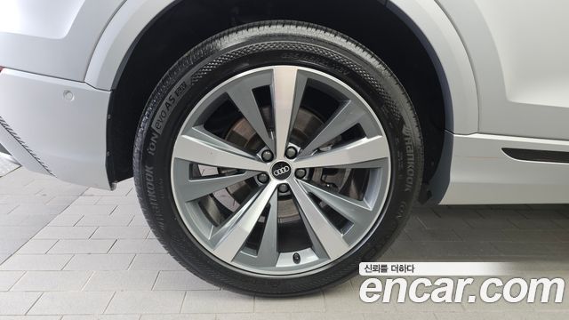 Audi Q8 50 TDI Quattro Premium - фото 4