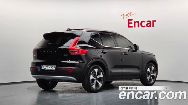 Volvo XC40 B4 Ultimate Bright - фото 1