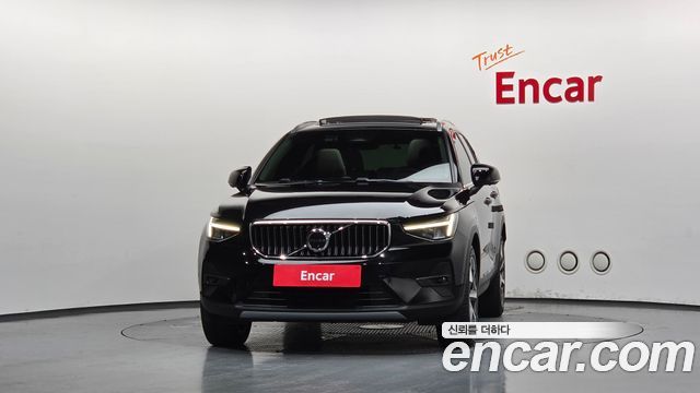 Volvo XC40 B4 Ultimate Bright - фото 2