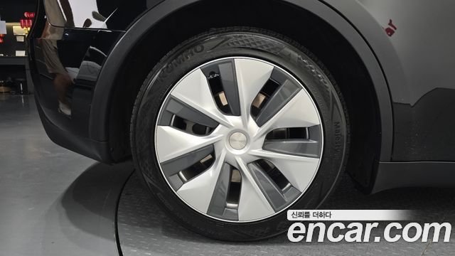 Tesla Model Y RWD - фото 4