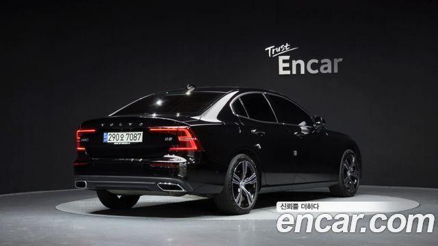 Volvo S60 3-го поколения B5 Inscription - фото 1
