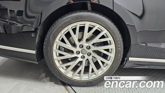 Audi A8 D5 55 TFSI Quattro LWB - фото 4