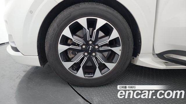 Kia Carnival 4-го поколения 9-Seater Hi-Limousine Signature - фото 4