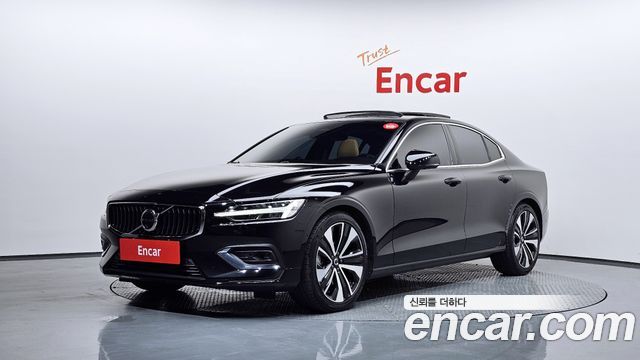 Volvo S60 3-го поколения B5 Ultra Bright - фото 0