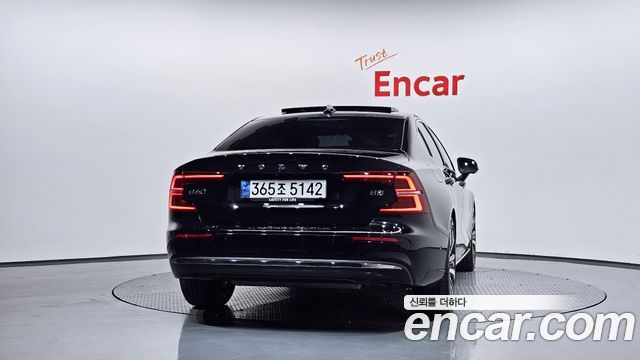 Volvo S60 3-го поколения B5 Ultra Bright - фото 3