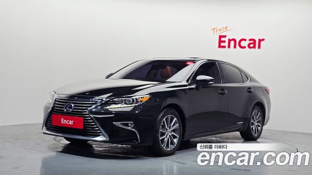 Lexus ES 300h Supreme+ XV60 - фото 0