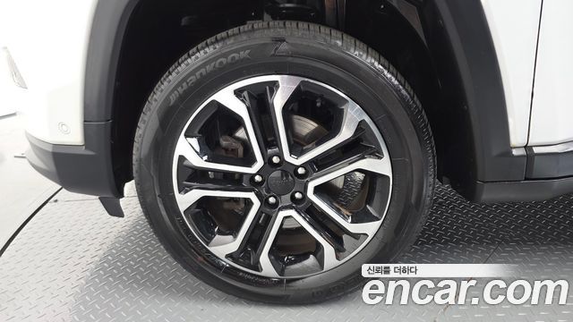 Jeep Compass 2-го поколения 2.4 Limitied AWD - фото 4
