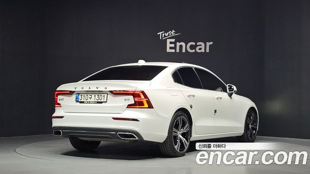 Volvo S60 3-го поколения B5 Inscription - фото 1