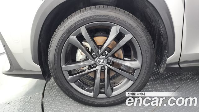 Lexus NX 350h 2-го поколения Premium - фото 4