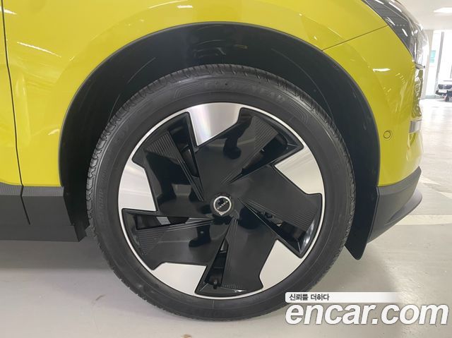 Volvo EX30 Ultra - фото 4