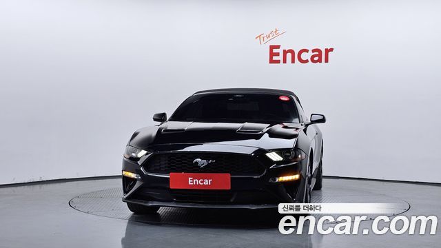 Ford Mustang Convertible - фото 2