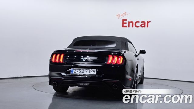 Ford Mustang Convertible - фото 3