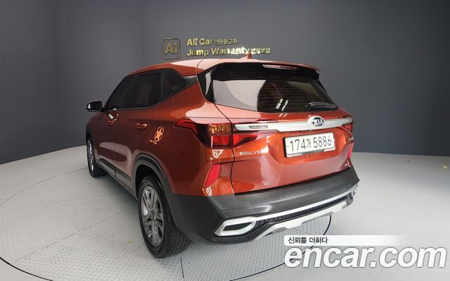 Kia Seltos Diesel 1.6 2WD Prestige - фото 3