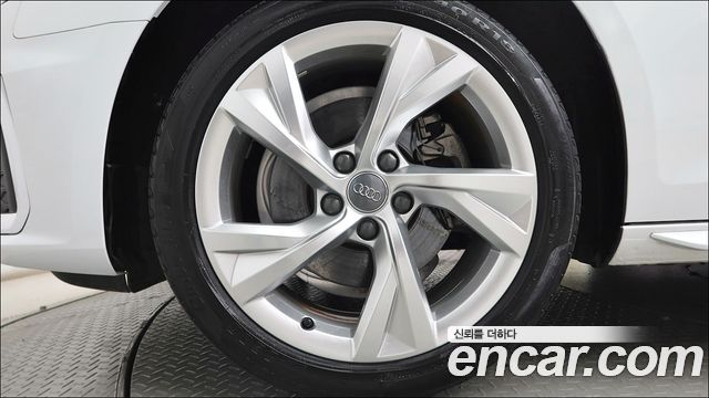 Audi A4 B9 40 TFSI Premium - фото 4
