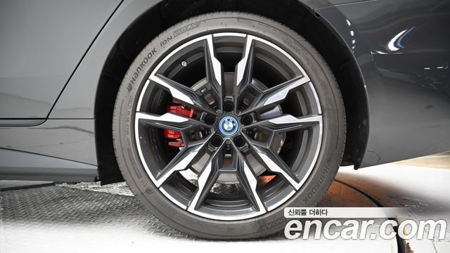 BMW i4 M50 Pro - фото 4