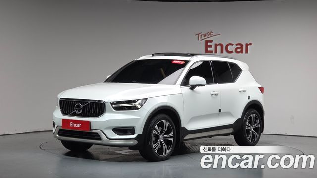 Volvo XC40 B4 Inscription - фото 0