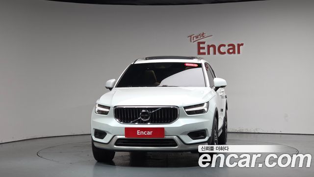 Volvo XC40 B4 Inscription - фото 2
