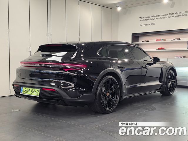 Porsche Taycan 4 Cross Turismo - фото 1
