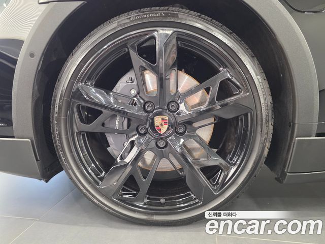 Porsche Taycan 4 Cross Turismo - фото 4