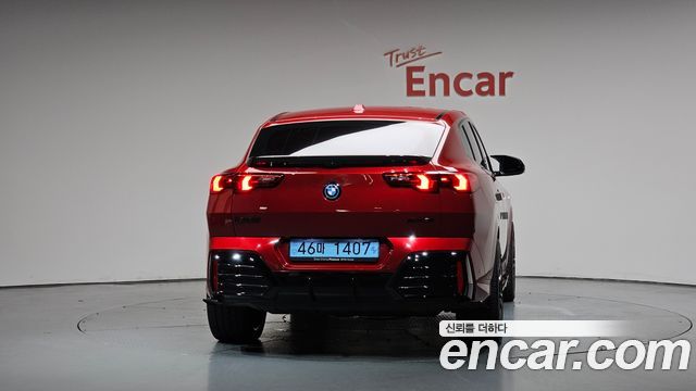 BMW iX2 U10 eDrive 20 M Sport - фото 2