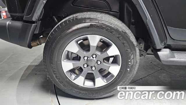 Jeep Wrangler JL 2.0 Overland 4Door - фото 4