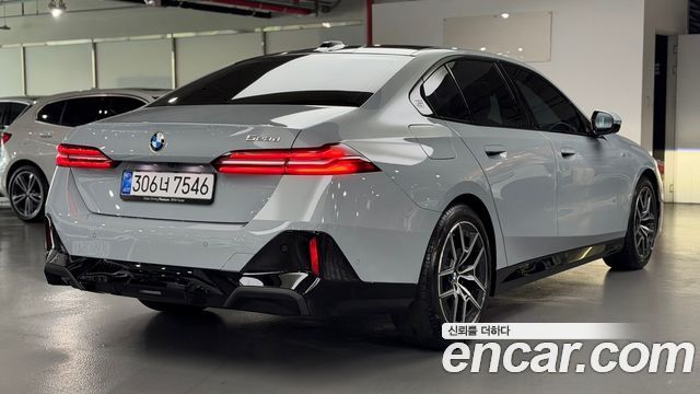 BMW 5-Series G60 523d M Sport - фото 1