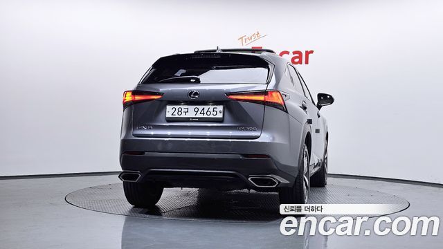 Lexus NX 300 Supreme - фото 3