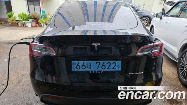 Tesla Model Y Long Range AWD - фото 3