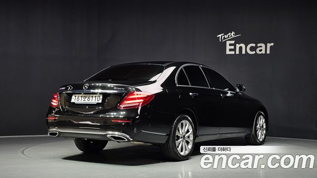 Mercedes-Benz E-Class W213 E300 4MATIC Exclusive - фото 1