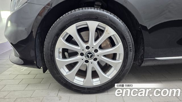 Mercedes-Benz E-Class W213 E300 4MATIC Exclusive - фото 4