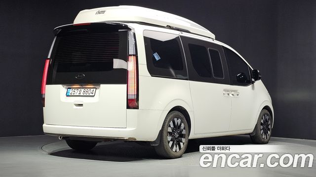 Hyundai Staria HEV 1.6 Lounge 9-Seater Inspiration - фото 1