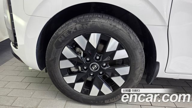 Hyundai Staria HEV 1.6 Lounge 9-Seater Inspiration - фото 4