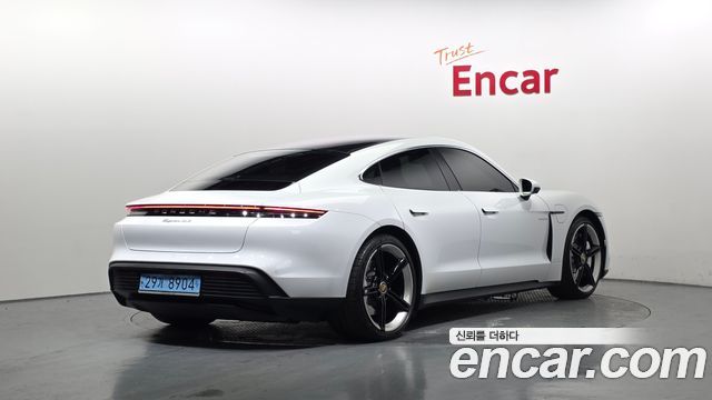 Porsche Taycan 4S - фото 1