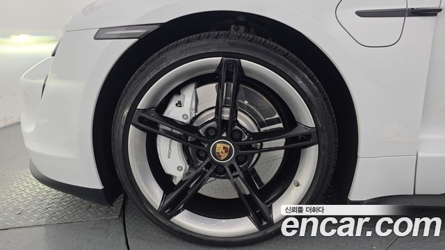 Porsche Taycan 4S - фото 4
