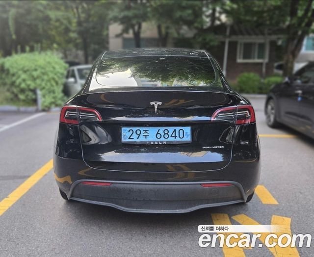 Tesla Model Y Long Range AWD - фото 2