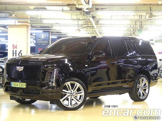 Cadillac Escalade 5-го поколения 6.2 Sports Platinum - фото 1