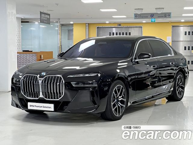 BMW i7 G70 eDrive 50 M Sport - фото 0