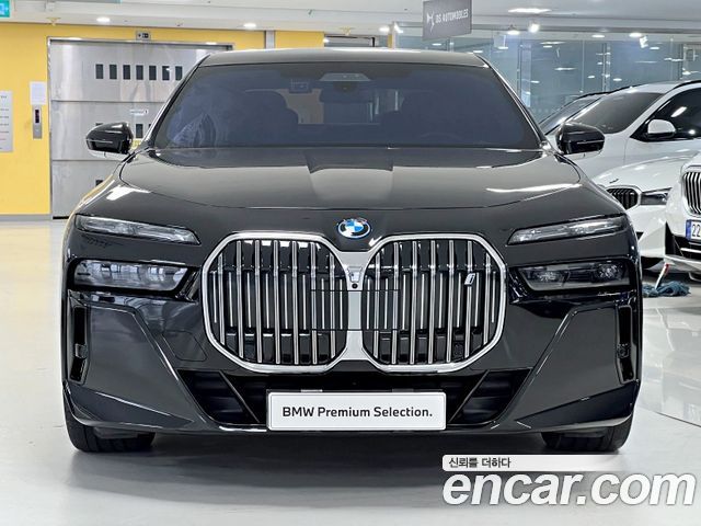 BMW i7 G70 eDrive 50 M Sport - фото 2