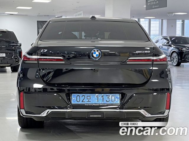 BMW i7 G70 eDrive 50 M Sport - фото 3