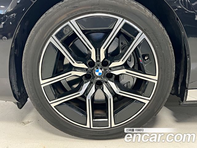 BMW i7 G70 eDrive 50 M Sport - фото 4