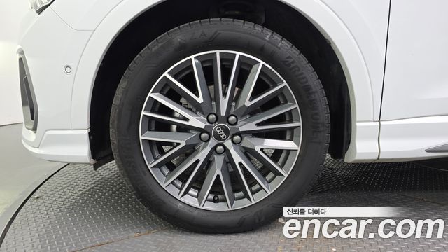 Audi Q3 F3 35 TDI Premium - фото 4