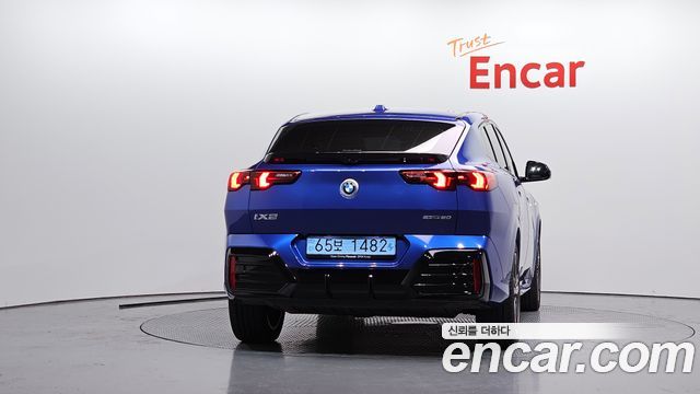 BMW iX2 U10 eDrive 20 M Sport - фото 3