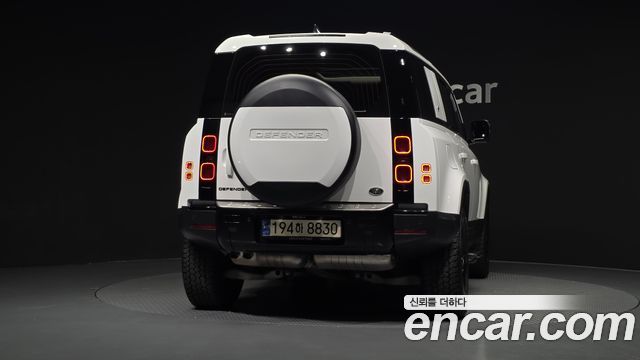 Land Rover Defender L663 110 D250 SE - фото 3