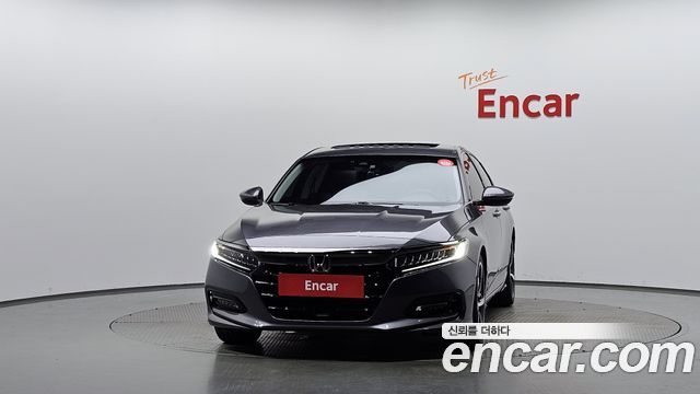 Honda Accord 10-го поколения 2.0 Turbo Sport - фото 2