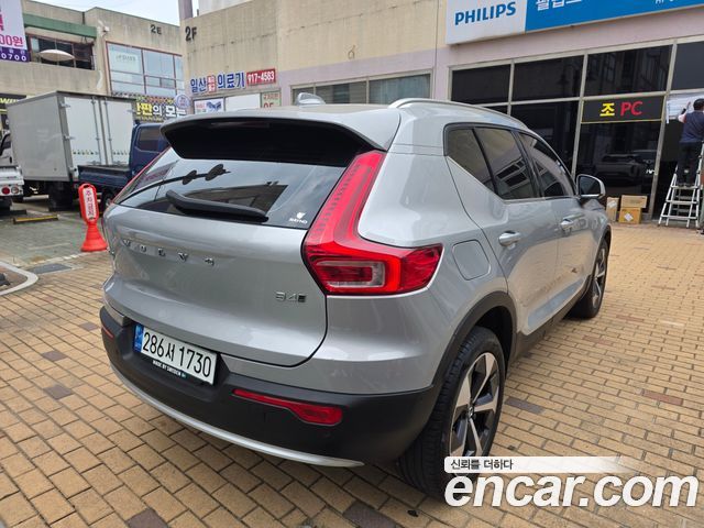 Volvo XC40 B4 Ultimate Bright - фото 1