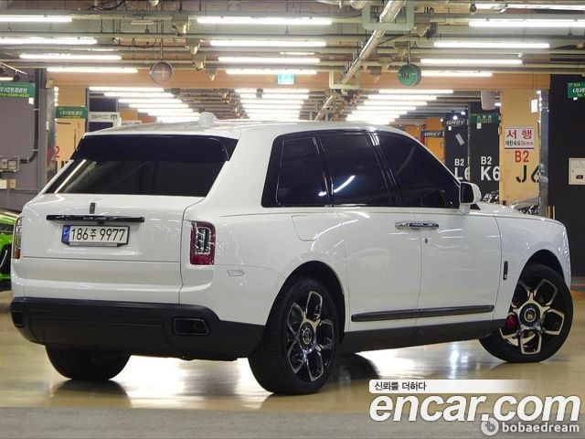 Rolls-Royce Cullinan 6.7 V12 Black Badge - фото 2