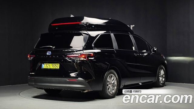Toyota Sienna 4-го поколения 2.5 Hybrid AWD - фото 1